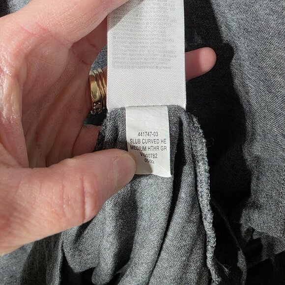 Banana Republic Men's Gray Henley size Medium - Picture 6 of 8